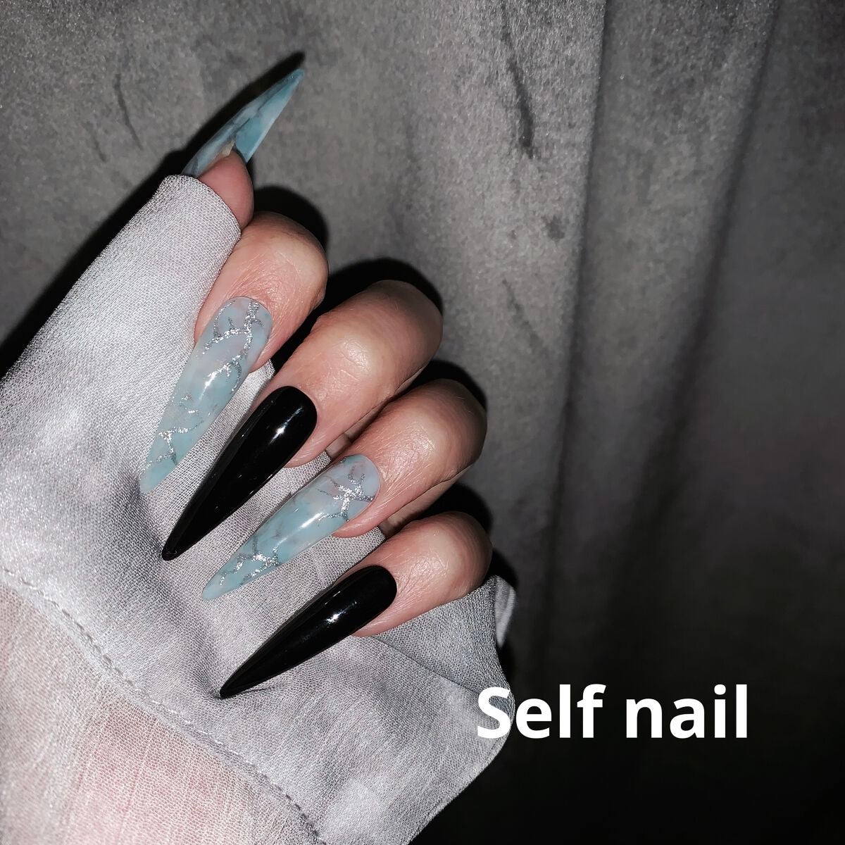 Luna☾LIPSパートナー on LIPS 「aespaちゃんをイメージしたネイル🦋好きな色で少し細かめのマ..」(1枚目)