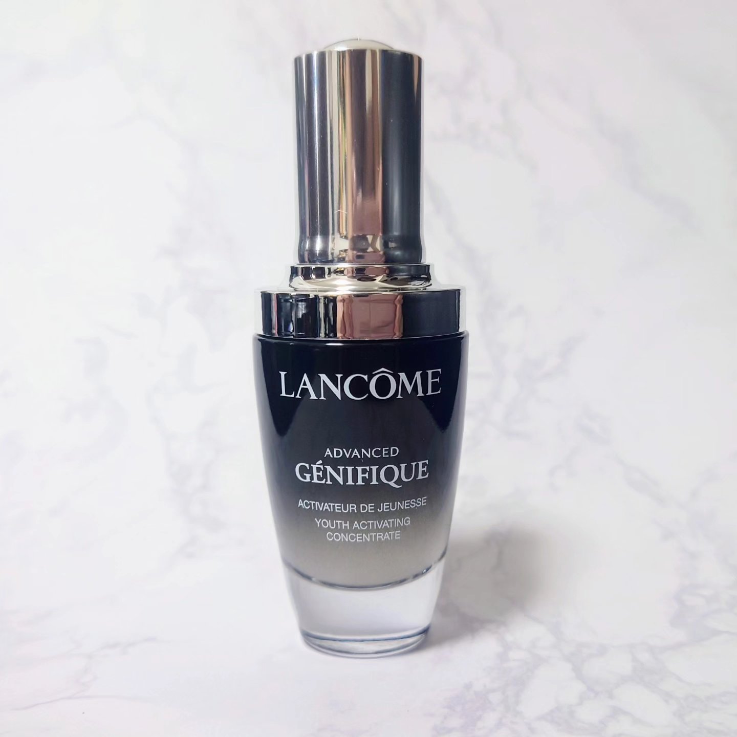 .
LANCOME
ジェニフィック アドバンストN
30mL
.
.
美肌菌に着目した美容液で
日本女性のために開発された独自のフォーミュラ
.
.
洗顔後すぐにワンプッシュ使用します。
白っぽいとろみのあるテクスチャーで
お肌にのせるとし