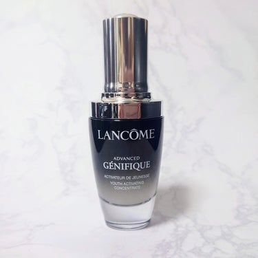 .
LANCOME
ジェニフィック アドバンストN
30mL
.
.
美肌菌に着目した美容液で
日本女性のために開発された独自のフォーミュラ
.
.
洗顔後すぐにワンプッシュ使用します。
白っぽいとろみ