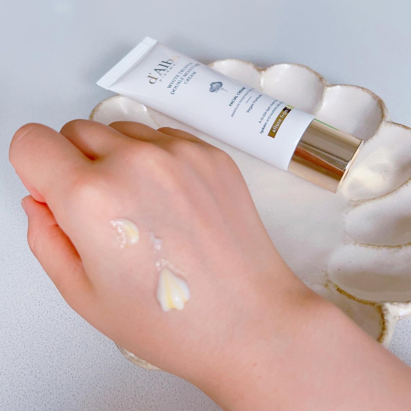 ダルバ ホワイトトリュフファーストスプレーセラム/ダルバ/ミスト状化粧水を使ったクチコミ(4枚目)