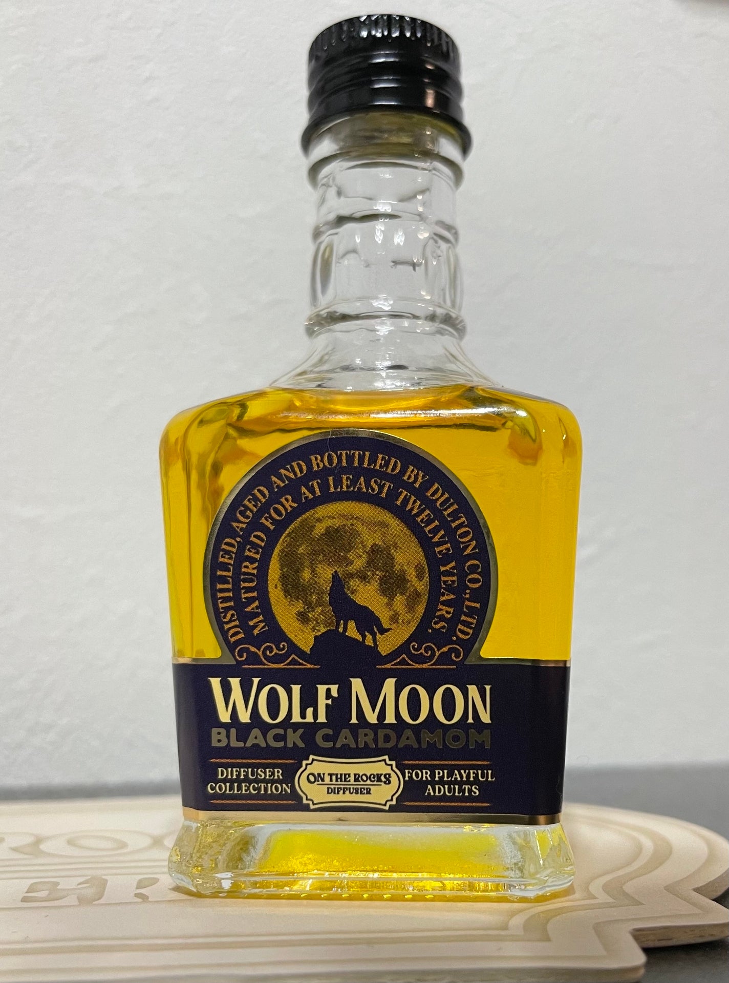 Kanonon on LIPS 「ウイスキーのようなアロマオイル😳❕WOLFMOONの香り🥃古く..」(2枚目)