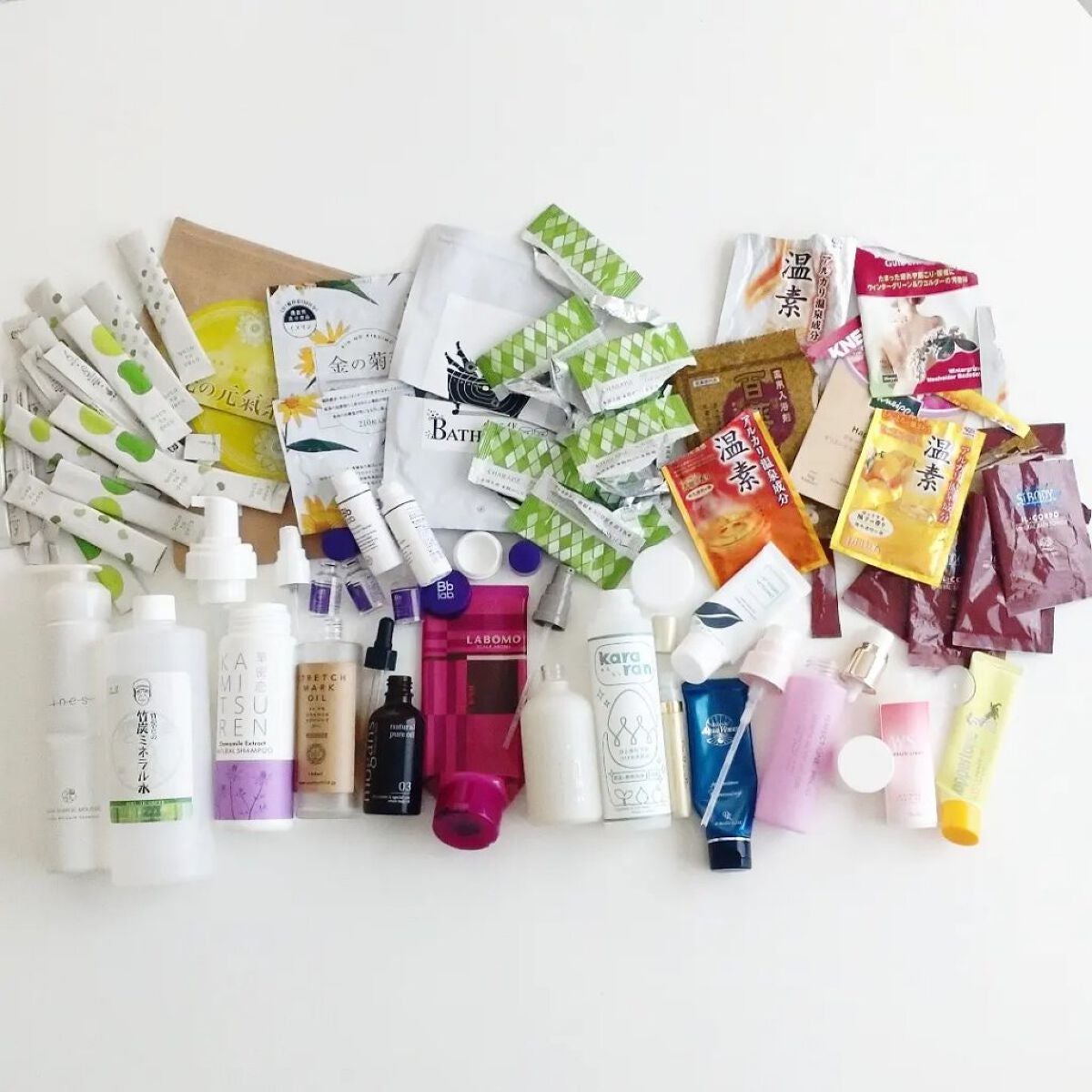 ゆっきぃー/フォロバ100♥ on LIPS 「.#ゆっきぃーの使いきりコスメ🦄🌈💛....✔コパトーンの#シ..」(1枚目)