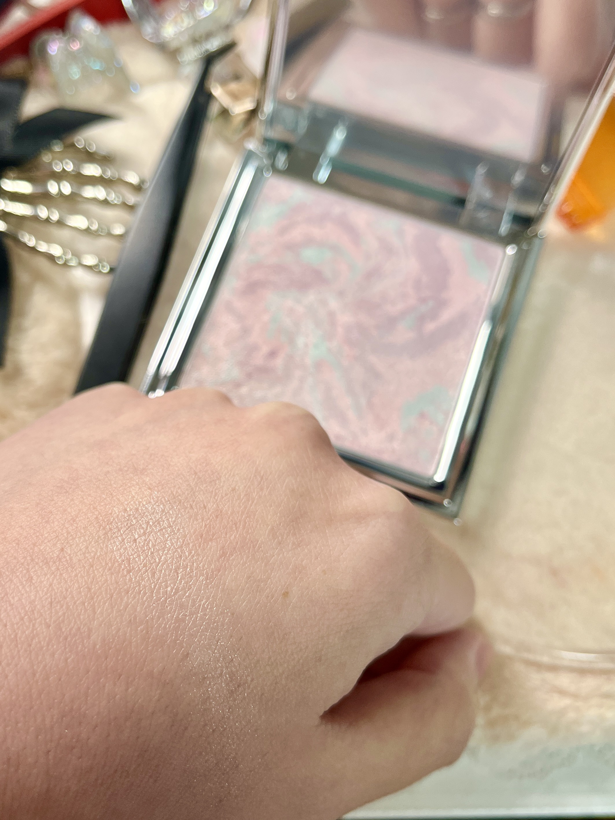 スキンルミナスハイライター/DEAR DAHLIA/パウダーハイライトを使ったクチコミ（2枚目）