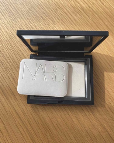 ライトリフレクティングセッティングパウダー　プレスト　N/NARS/プレストパウダーを使ったクチコミ（2枚目）