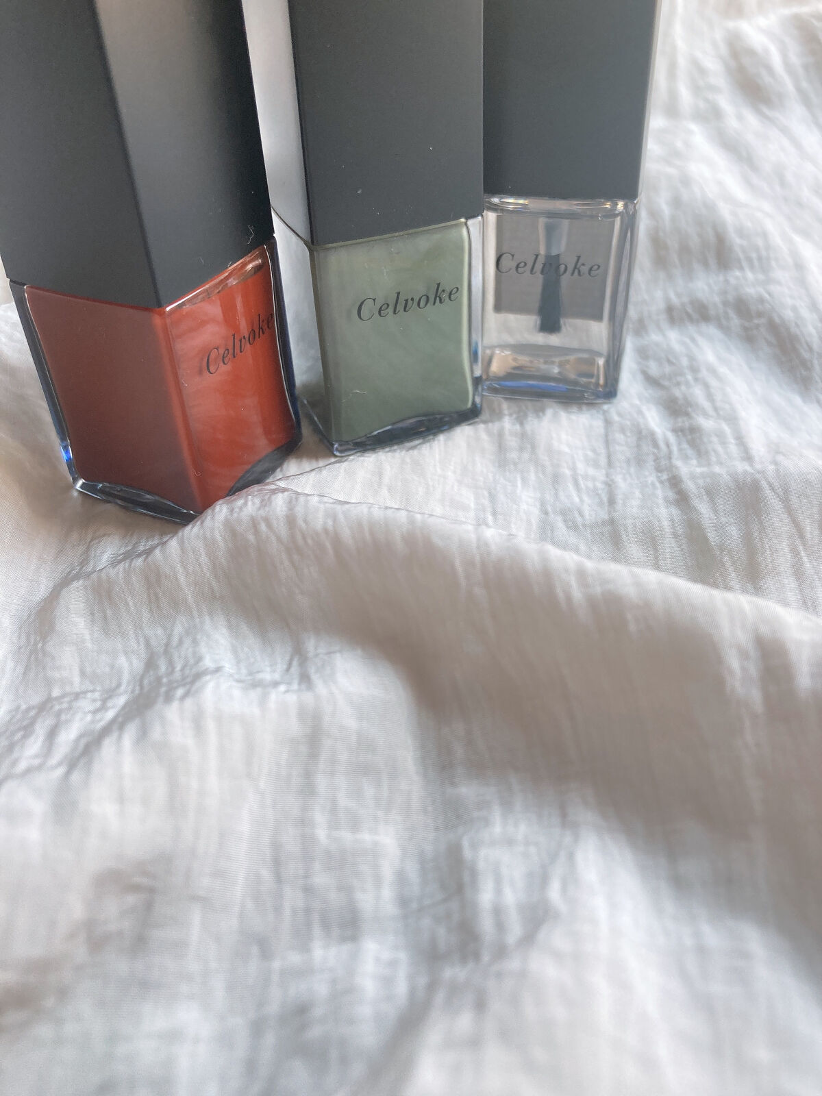 セルヴォーク クレイヴドネイルポリッシュ/Celvoke/マニキュアを使ったクチコミ（2枚目）