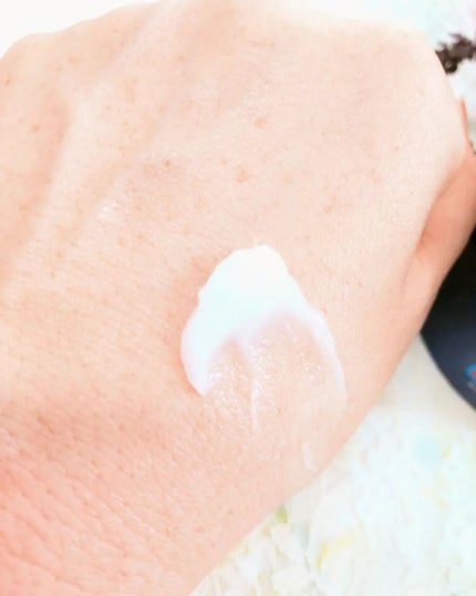 ニベア ロイヤルブルーボディクリーム うるおい密封ケア/ニベア/ボディクリームを使ったクチコミ(4枚目)