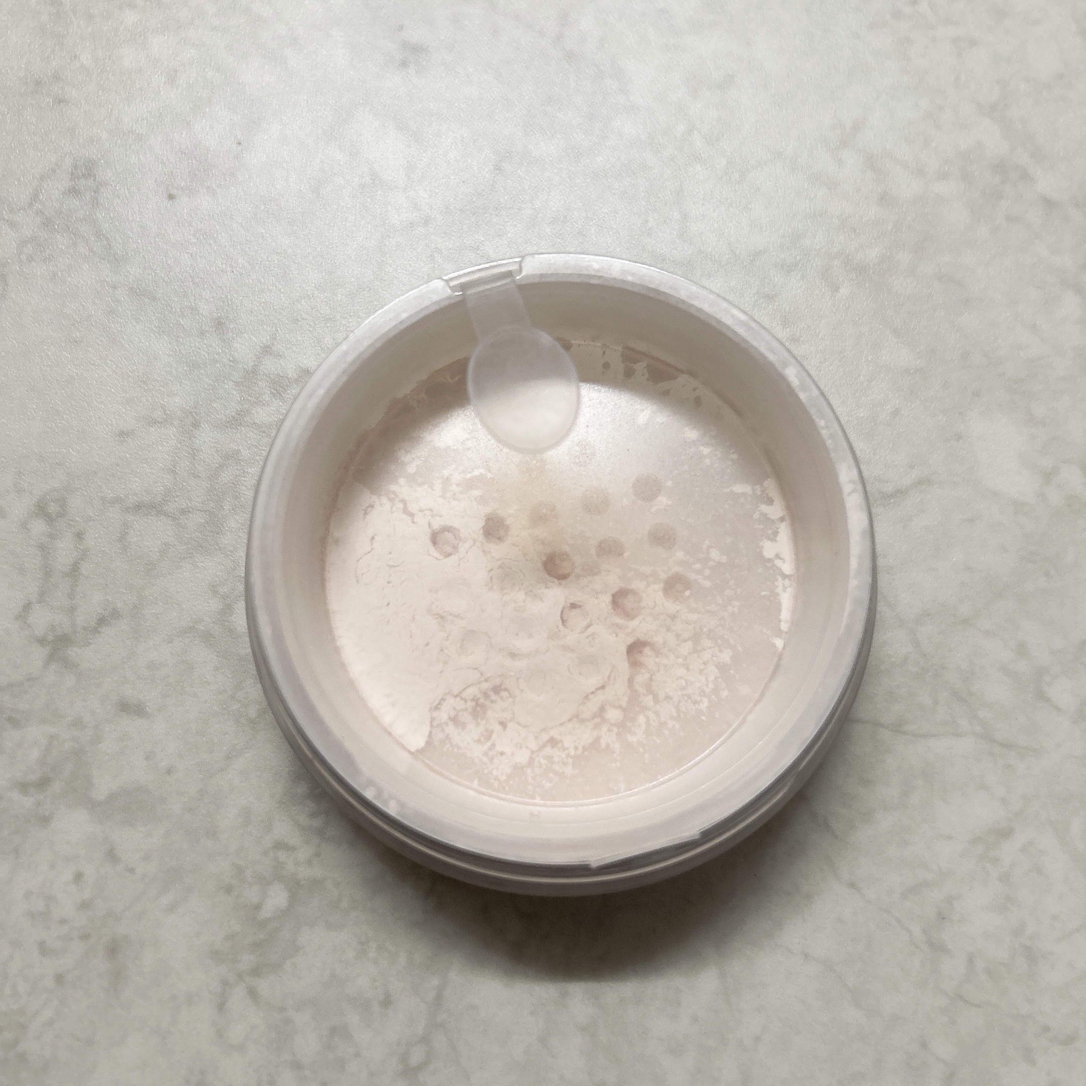 うるふわ仕上げパウダー/CEZANNE/ルースパウダーを使ったクチコミ（2枚目）