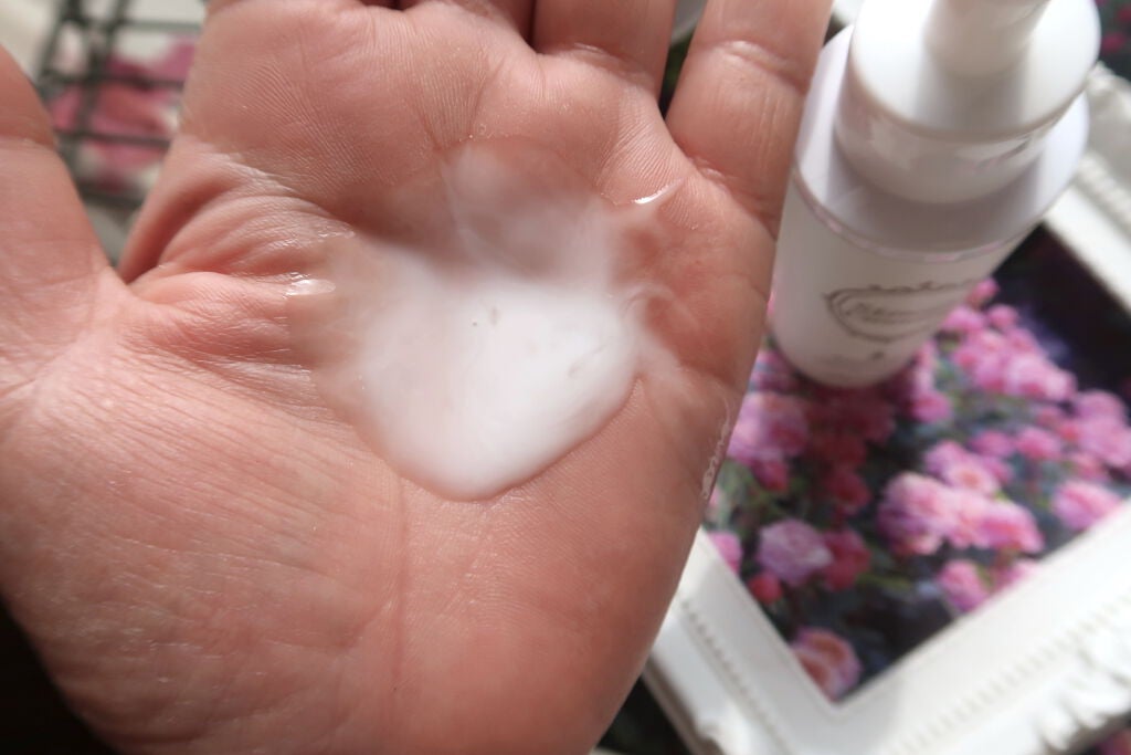 ミスクレオ on LIPS 「こちら商品説明にミルクタイプなのに落ちにくいメイクもしっかりオ..」(3枚目)