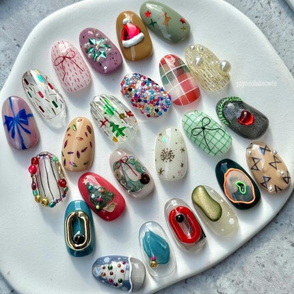 ぴよこれいと あうるす on LIPS 「画面いっぱいのクリスマスネイルチップ🧑🎄🎄@seinen.b..」(6枚目)