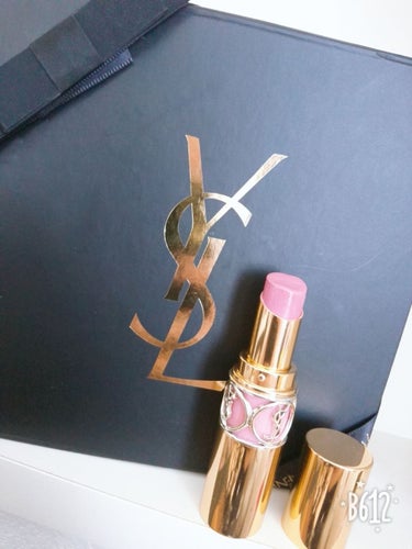 YSL❤️ルージュ ヴォリュプテ シャイン(No.44)💕

昨年のホワイトデーに、バレンタインのお返しとしてプレゼントしてもらったものです💖

赤系の濃いカラーにハマる前はよく使っていたヌーディーピン