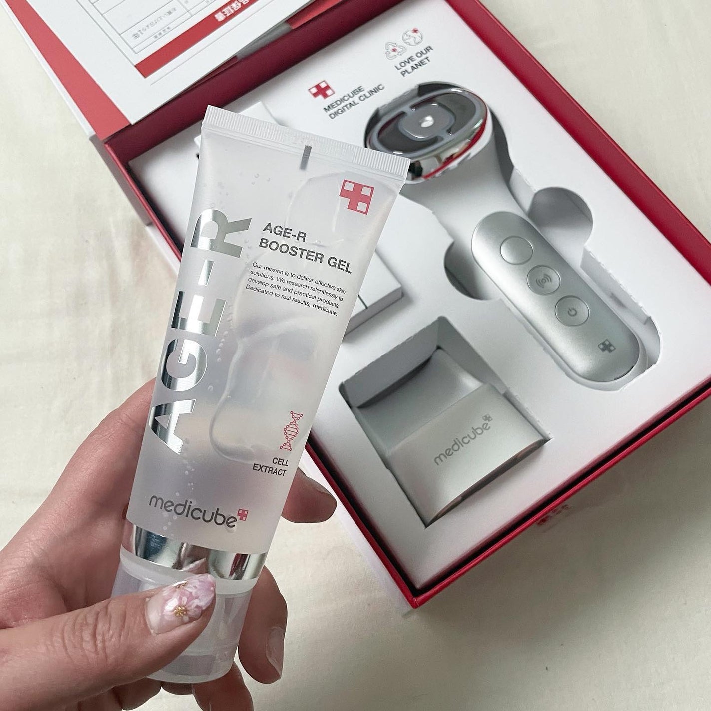 新品未使用 メディキューブ ユーセラディープショット 美顔器 ユーセラディープショット|MEDICUBEの口コミ - 気になっていた