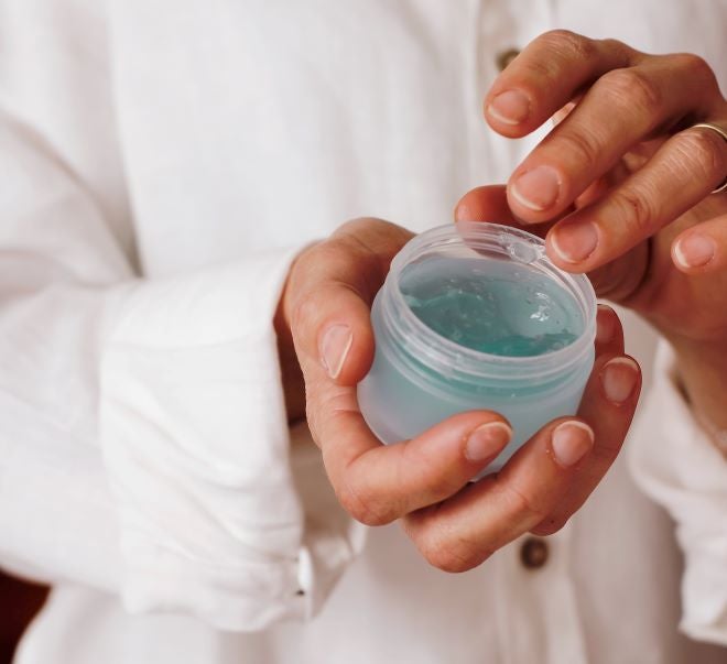 ヘアジェルとワックスの違いって?特徴をいかした使い方やレディース・メンズにおすすめのアイテムを紹介の画像