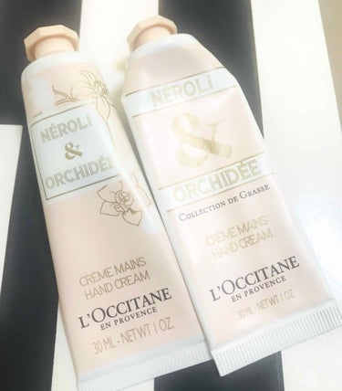 L'OCCITANE
オーキデ プレミアムハンドクリーム 30ml💐

私の中の定番のひとつ。
以前は右のパケでしたが、左のパケにリニューアルしています♻️
(正直言うとエステのお姉さんの真似ですが)
