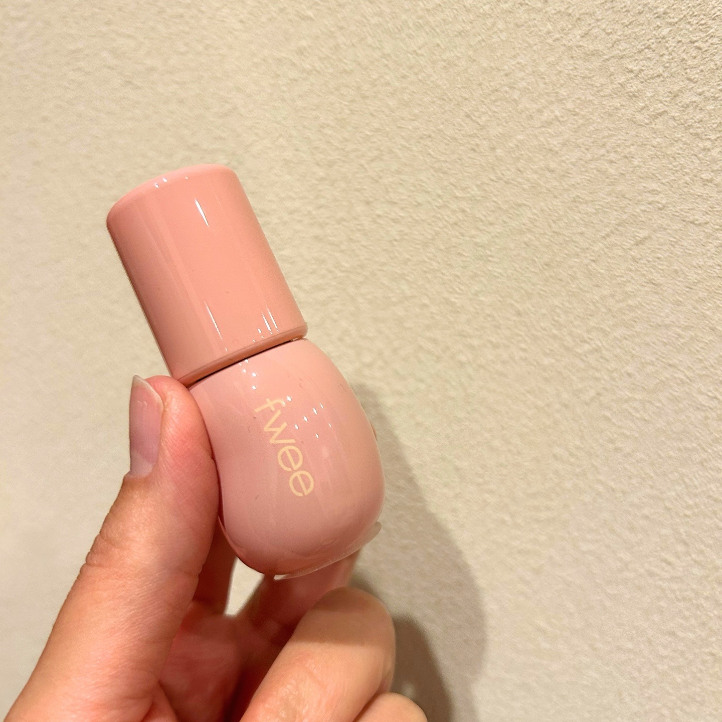 フィー 3Dボリューミンググロス/fwee/リップグロスを使ったクチコミ（2枚目）