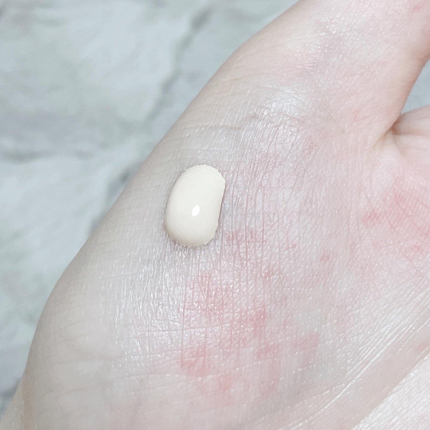 モイスチュアライジング プライマー/PAUL & JOE BEAUTE/化粧下地を使ったクチコミ(2枚目)