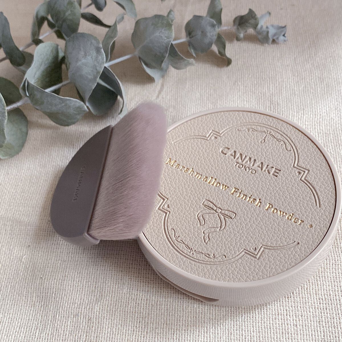 プレゼントキャンペーンにて頂きました！

みんな大好きCANMAKEの
マシュマロフィニッシュパウダー 〜Abloom〜
マシュマロフィニッシュパウダーブラシ

マシュマロフィニッシュパウダーは
大好きで2個お家にあるんだけど
今回はなんと