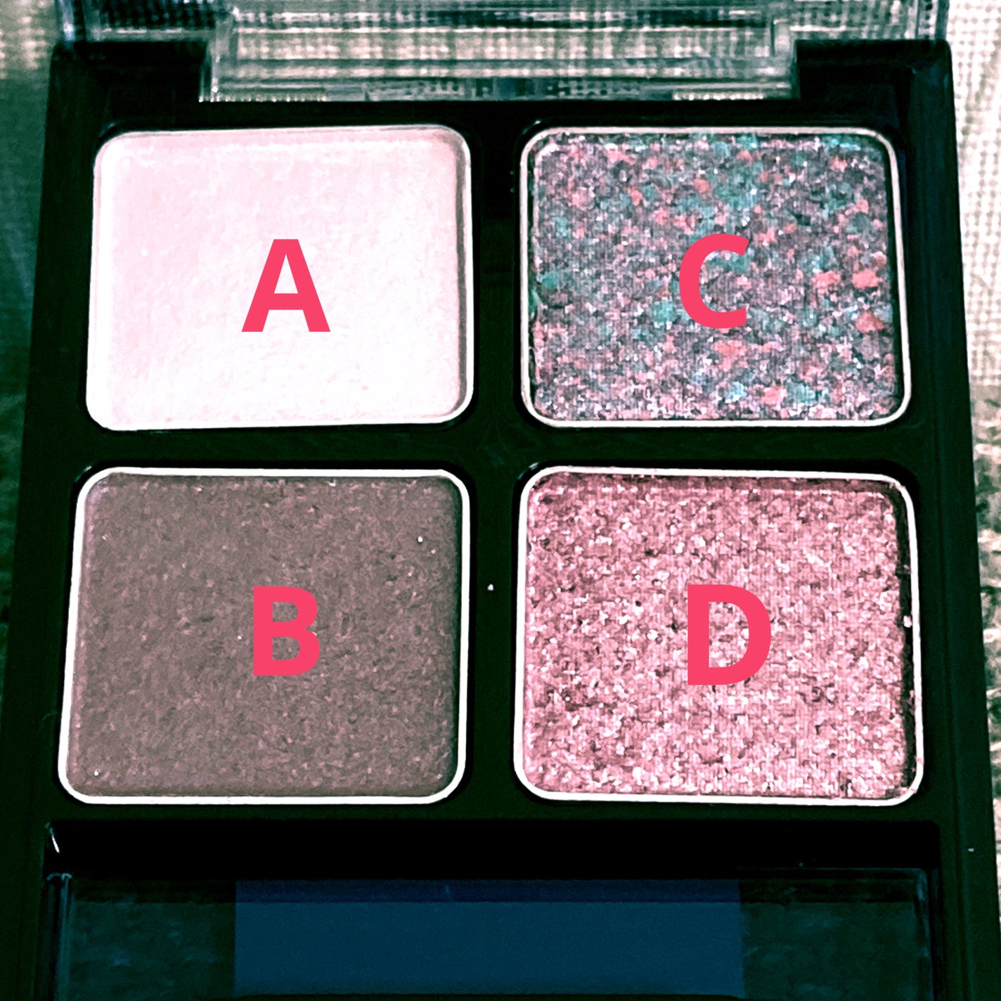 ビーチバカンスグリッターパレット/KATE/アイシャドウパレットを使ったクチコミ(5枚目)