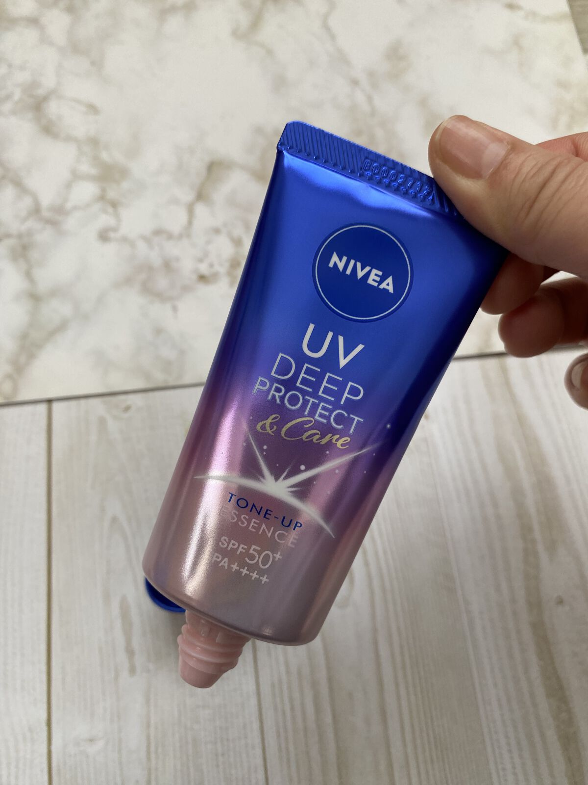 ニベアUV ディープ プロテクト＆ケア トーンアップ エッセンス/ニベア/日焼け止めローションを使ったクチコミ（2枚目）