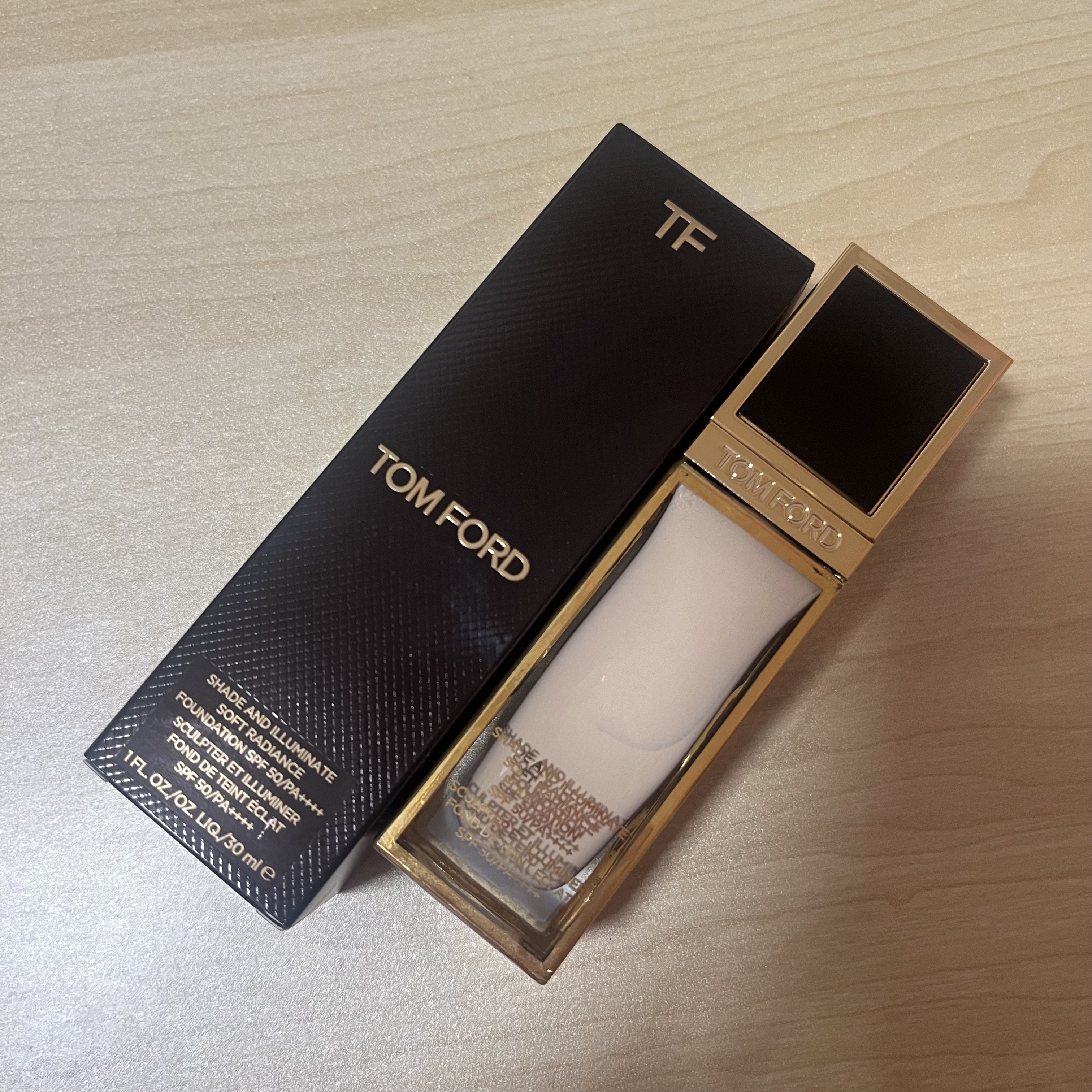 シェイド アンド イルミネイト ソフト ラディアンス ファンデーション SPF 50 0.3 アイボリー シルク/TOM FORD BEAUTY/リキッドファンデーションを使ったクチコミ（1枚目）