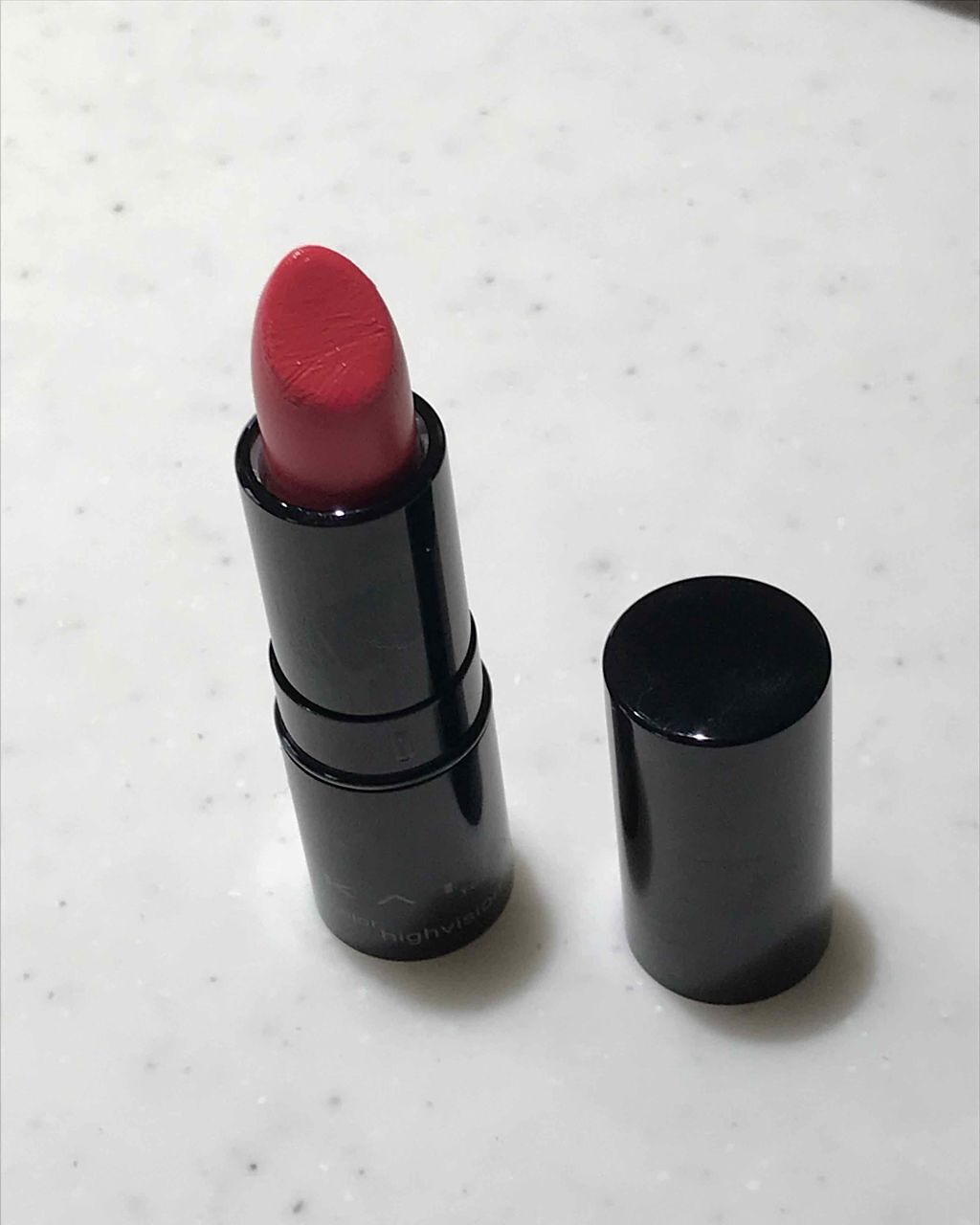 カラーハイビジョンルージュ/KATE/口紅を使ったクチコミ(2枚目)