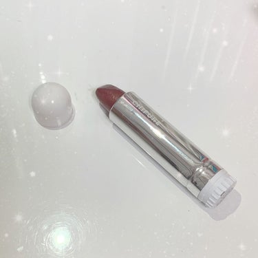 ちふれ 口紅549 レッド系パール


数年前に話題になった時から買って2本目です💄

私はこのリップメインで使うことはあまりないですが、、
🔻明るめの赤系リップを塗ったあとに唇の内側にこのリップを塗っ