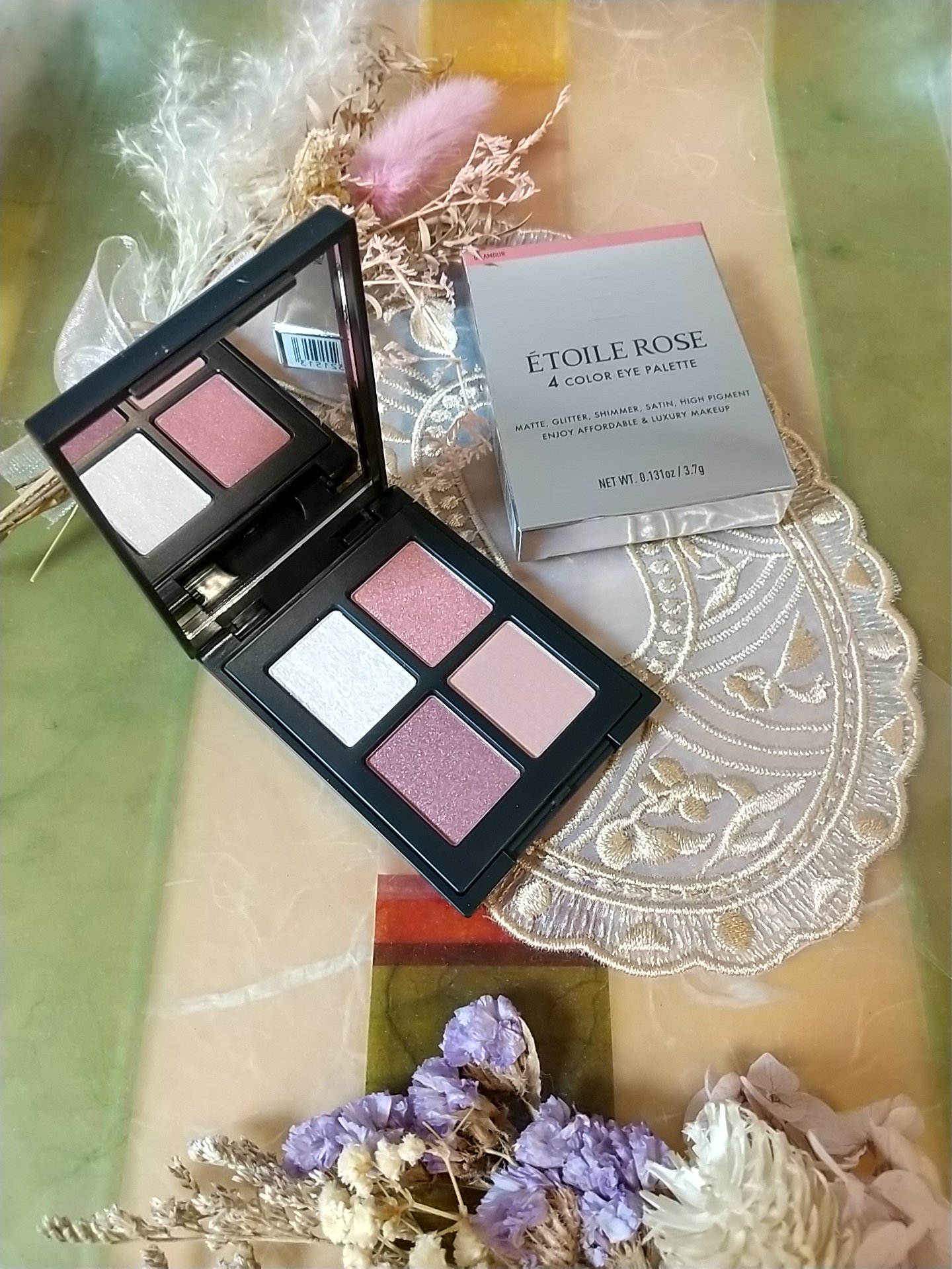 エトワルローズ 4色アイシャドウ 06 アムール/Étoile Rose/アイシャドウパレットを使ったクチコミ（1枚目）