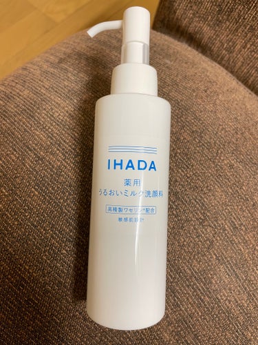 IHADA  薬用うるおいミルク洗顔料のクチコミ「IHADA 薬用うるおいミルク洗顔料

乾いた手で使えば軽めのクレンジングとして、濡れた手で使.....」（1枚目）