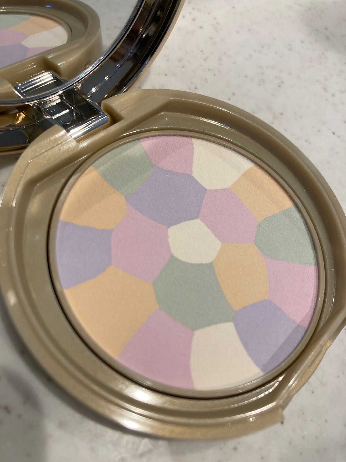 マシュマロフィニッシュパウダー ~Abloom~/キャンメイク/プレストパウダーを使ったクチコミ(2枚目)