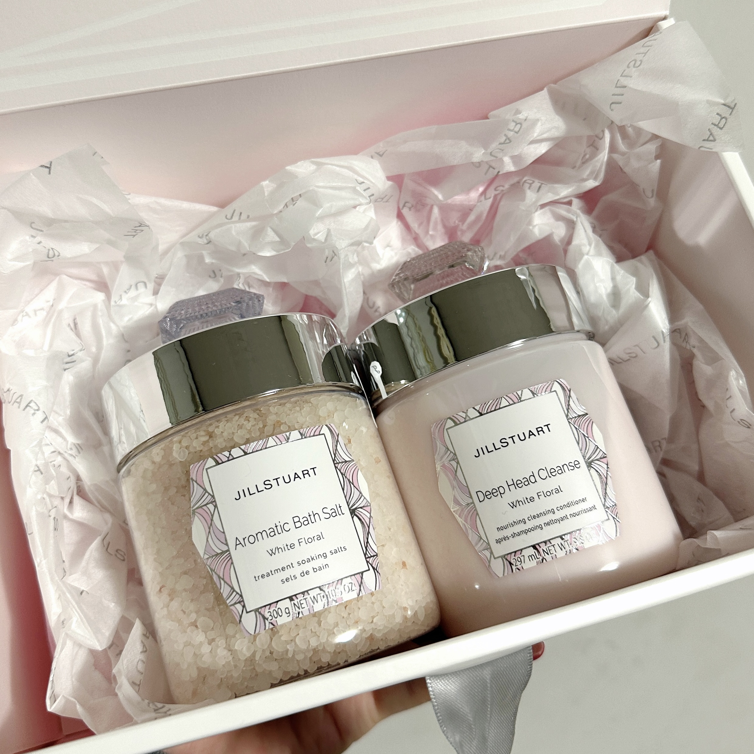 アロマティックバスソルト ホワイトフローラル/JILL STUART/無機塩系入浴剤を使ったクチコミ（1枚目）