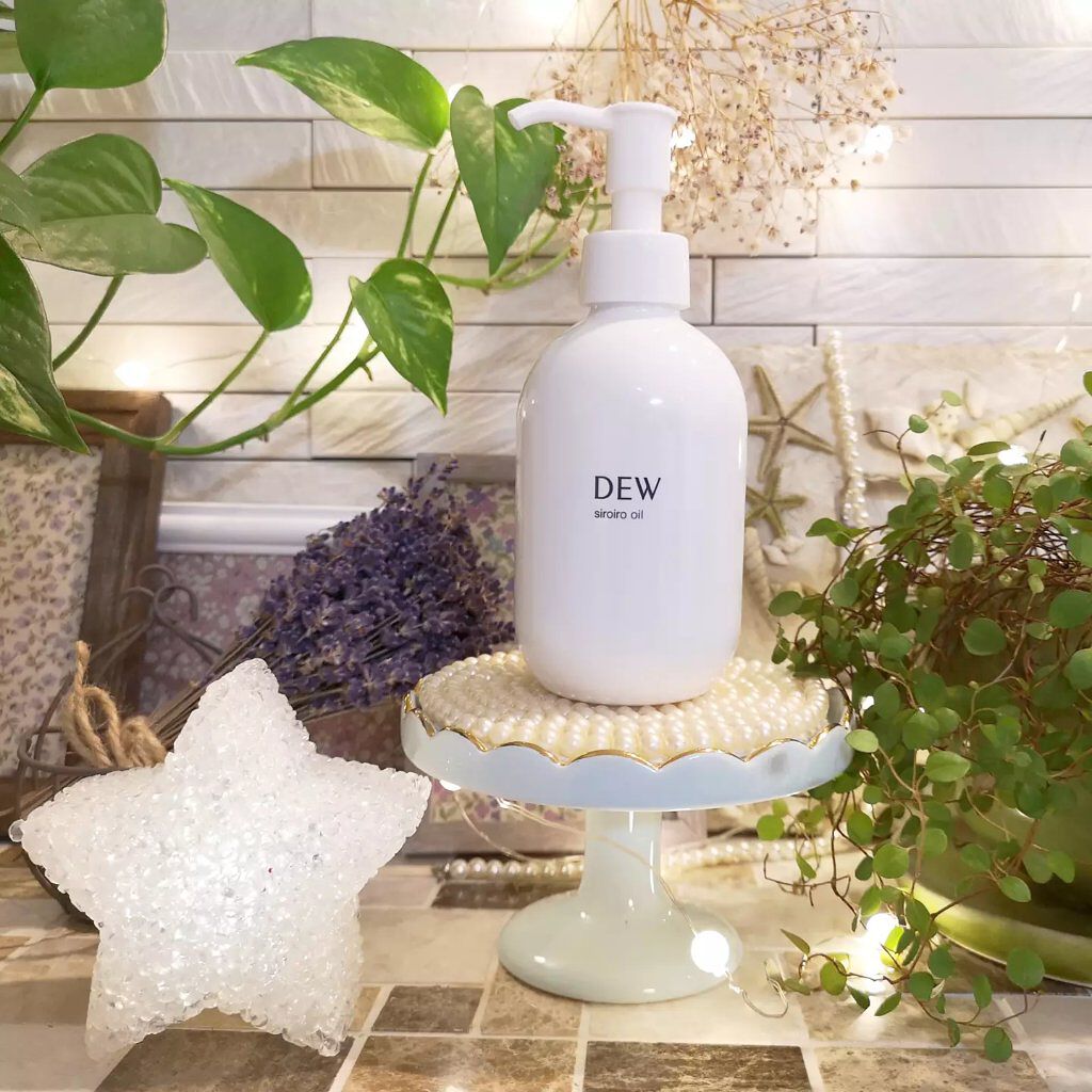 yukano on LIPS 「ベタつかず、うるおい仕込める✨DEW 白色オイルのご紹介です😊..」(1枚目)