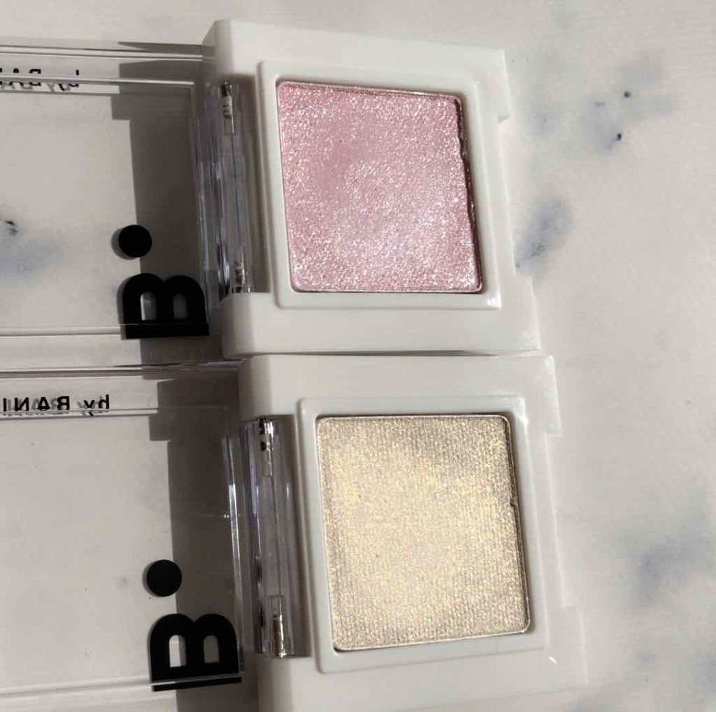 アイクラッシュ スパンコールピグメント/B. by BANILA/単色アイシャドウを使ったクチコミ(3枚目)