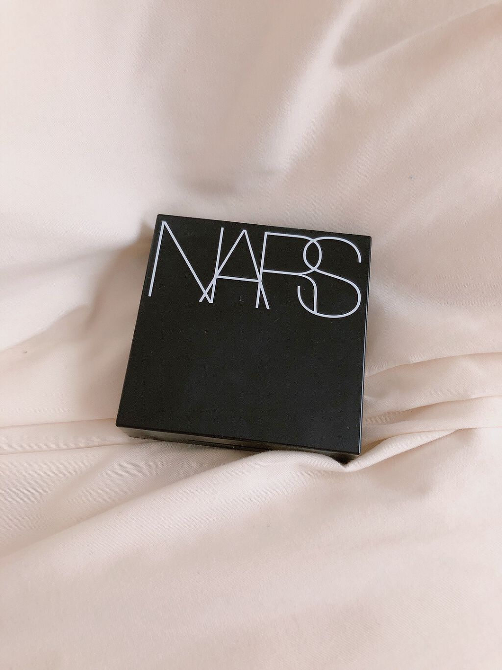 NARS ナチュラルラディアント ロングウェア クッションファンデーションのクチコミ「
人生初ファンデーション

ちょっとベタっと感があって私はすきじゃなかった！！..」（1枚目）