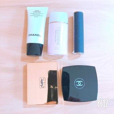 
      本日のメイク💄

    ▶︎CHANEL CCクリーム N
       21番  ベージュ

    ▶︎セザンヌ 皮脂テカリ防止下地

    ▶︎CHANEL フェイスパウダー
 