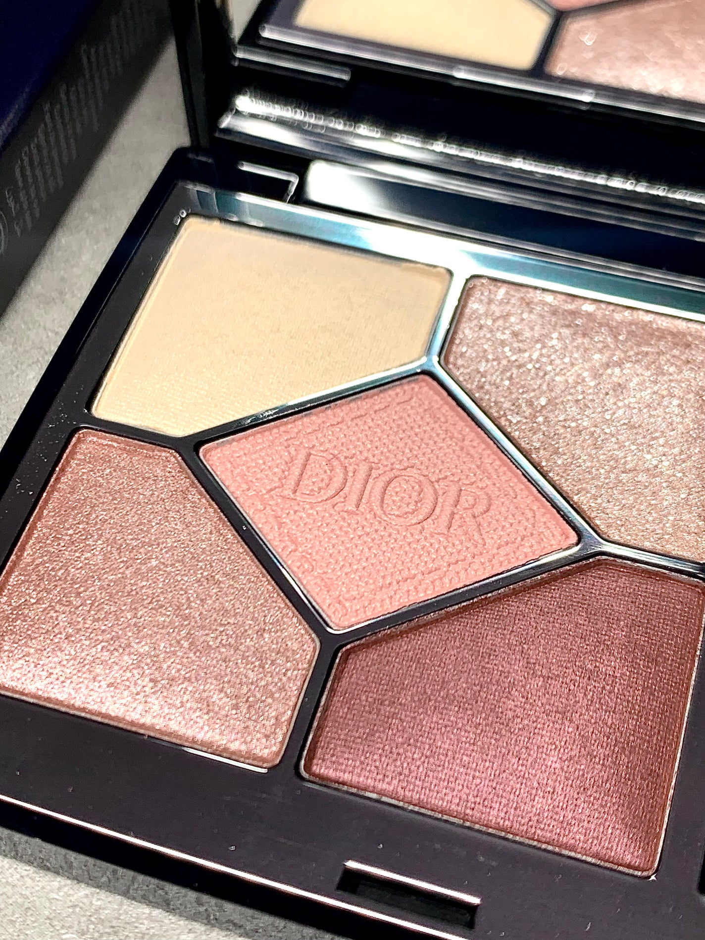 ディオールショウ サンク クルール/Dior/アイシャドウを使ったクチコミ(8枚目)