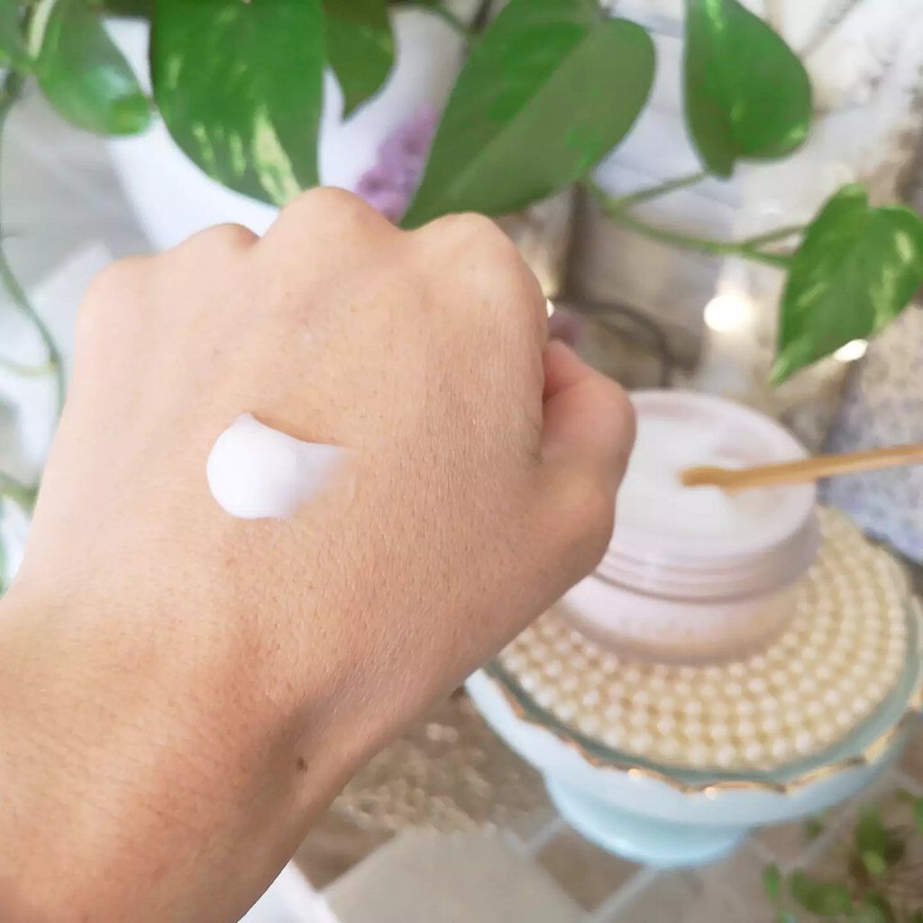 コラリッチ 薬用美白・シワ改善オールインワンジェルのクチコミ「コラリッチは青汁でお馴染みのキューサイが手掛けている商品なんです🎵
青汁とコスメはなかなか結び.....」（3枚目）