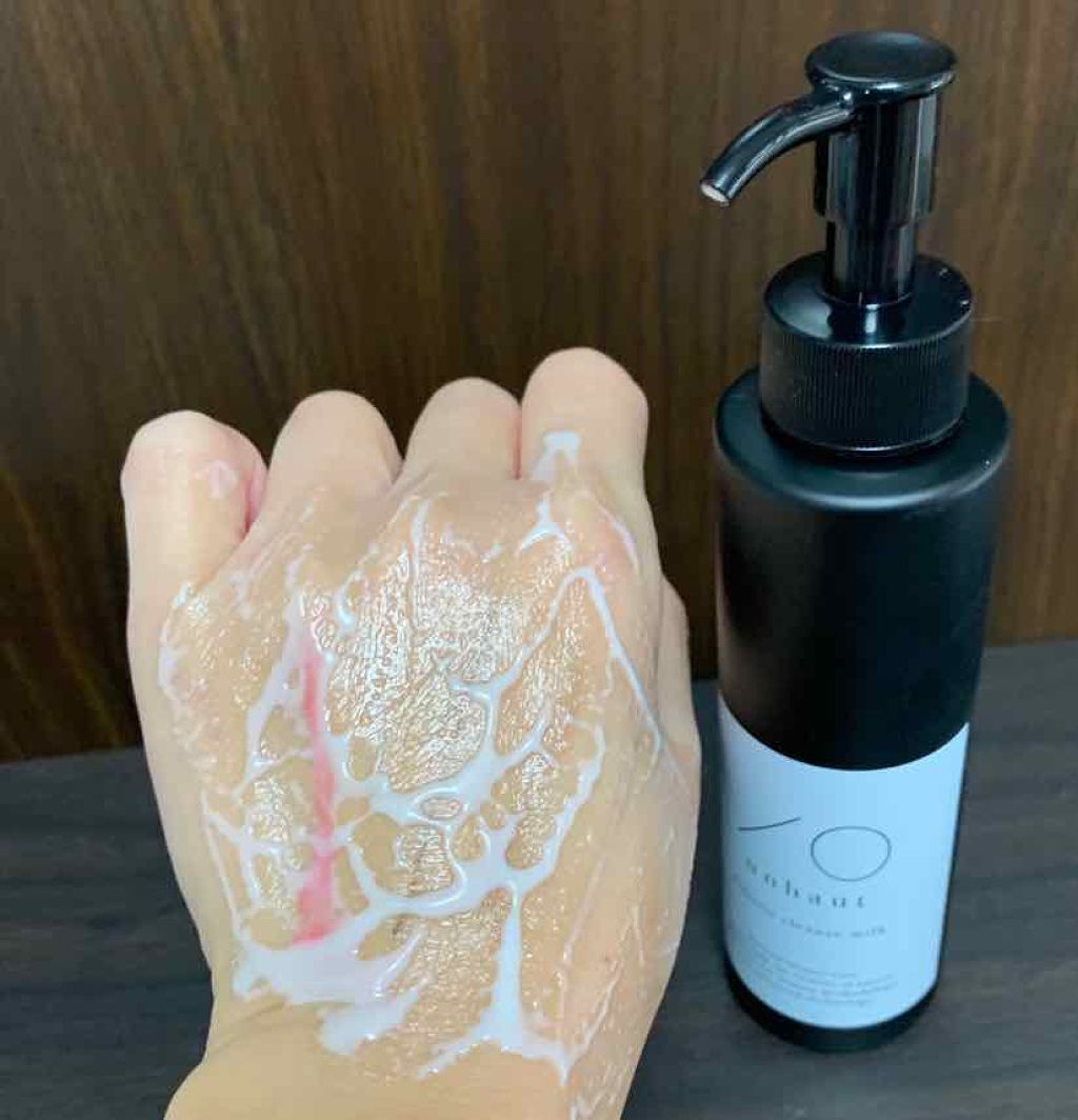 unhaut ホリスティッククレンズミルクのクチコミ「しっかりと綺麗に落ちて、毛穴や、キメ、シワなどに効果があります。美容成分が99％だから肌もつっ.....」（3枚目）