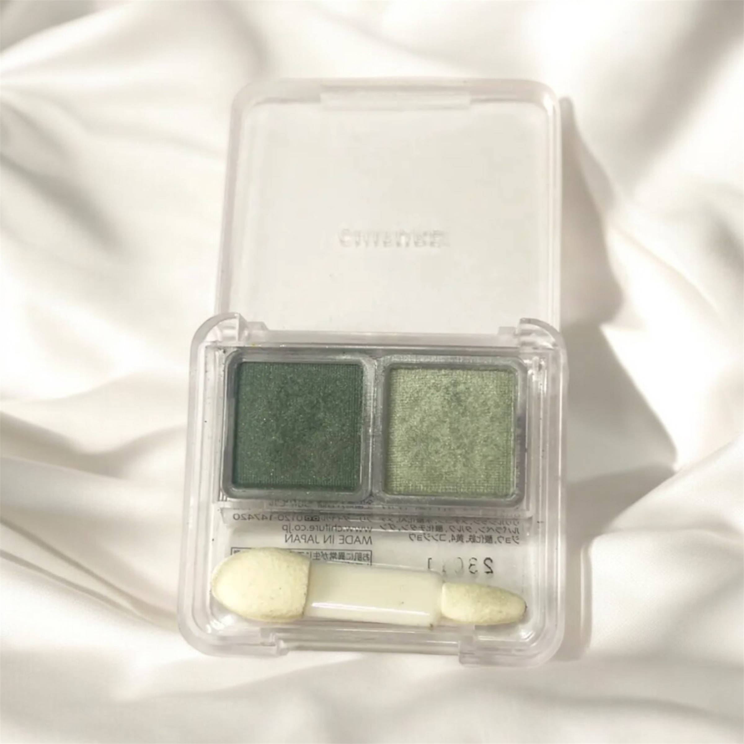 ツイン カラー アイシャドウ 84 グリーン系/ちふれ/アイシャドウパレットを使ったクチコミ（2枚目）