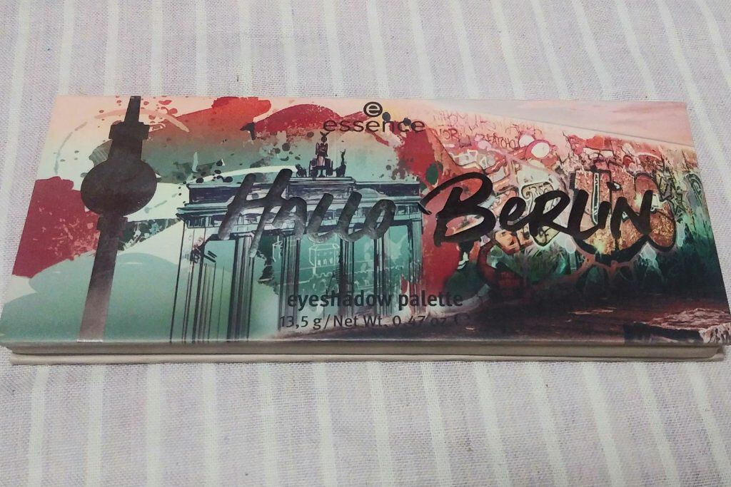 Hallo Berlin eyeshadow palette 10/essence/アイシャドウパレットを使ったクチコミ（2枚目）