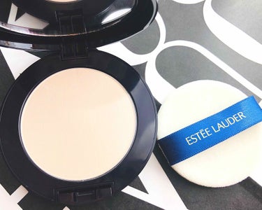 ESTEE LAUDER パーフェクティング コンパクト プレスト パウダーのクチコミ「05のトランスルーセント(*⁰▿⁰*)
色はでないのでカバー力はないです♪

でもめちゃサラサ.....」（1枚目）