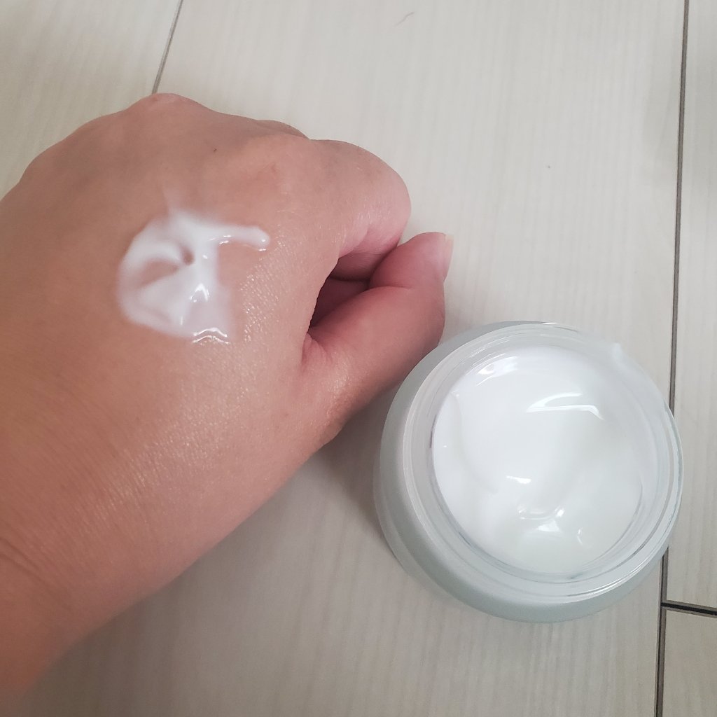 ローズウォーター スリーピングマスク/FEMMUE/フェイスクリームを使ったクチコミ（3枚目）