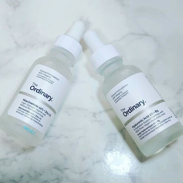 使用断念😭

The Ordinary.

･Naiacinamide10% ＋ Zinc1%
毛穴や皮脂が気になったので使用してみたのですが、何度使用しても乾燥が凄く気になり、夏場に時期をずらして見て