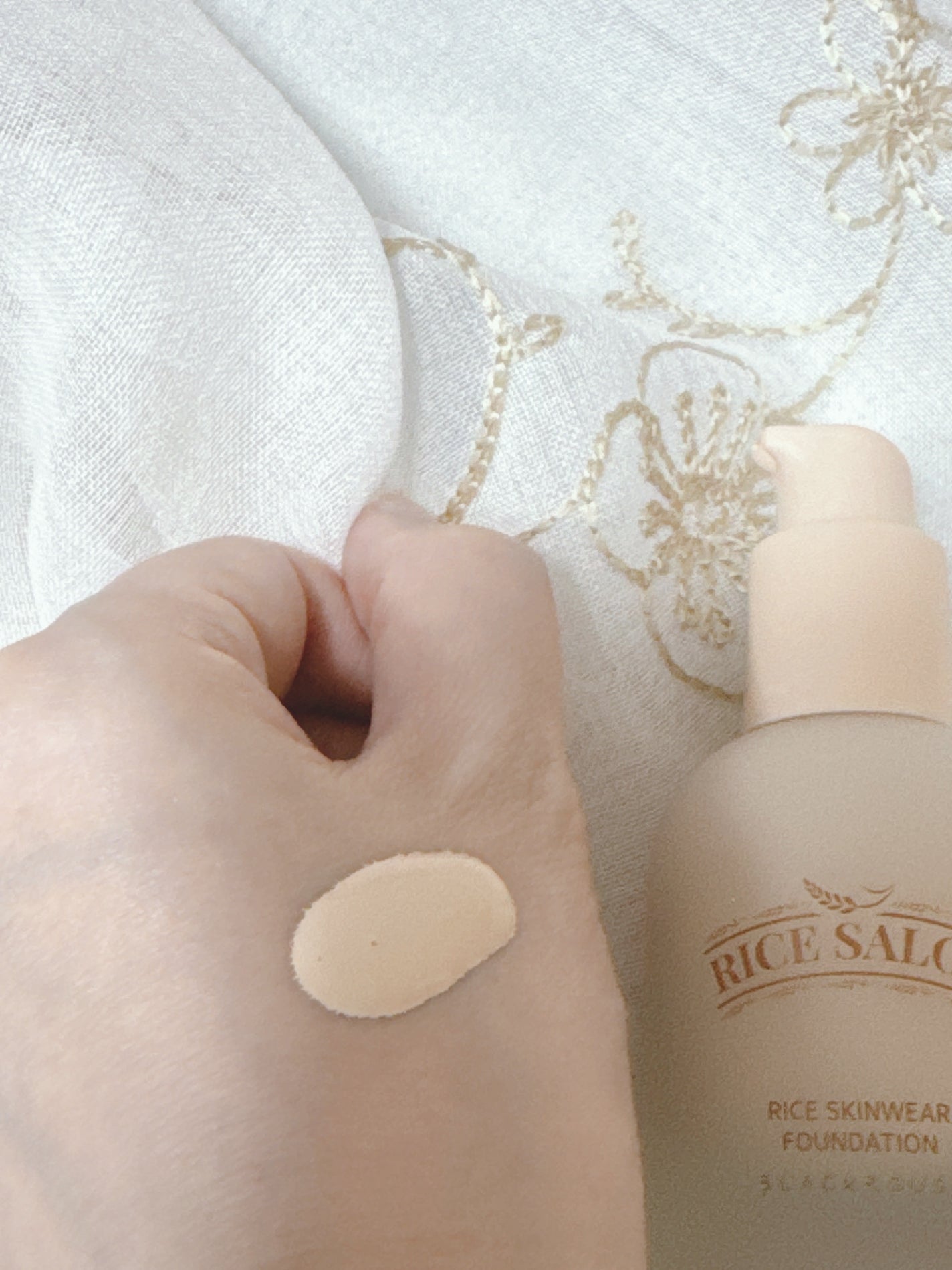 ライススキンウェアファンデーション/BLACK ROUGE/リキッドファンデーションを使ったクチコミ(3枚目)