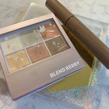 オーラクリエイション 104 ホワイトベリー＆フローズンピンク(ホリデー限定カラー)/BLEND BERRY/アイシャドウパレットの画像