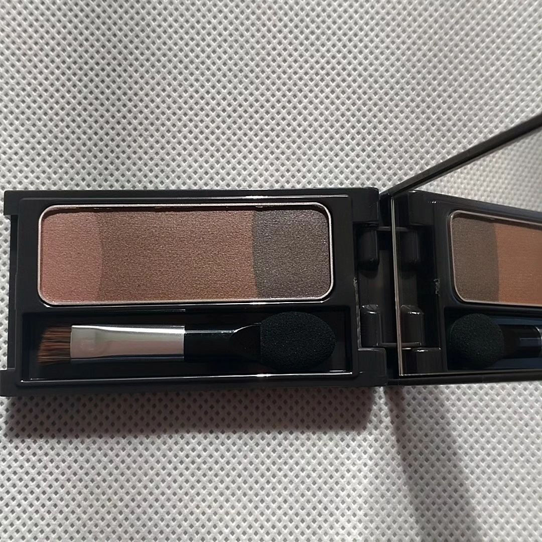 コープ フリーリア アレンジカラーアイブロウパウダーのクチコミ「フリーリア様よりアレンジカラー アイブロウパウダー提供頂きました✨

濃淡ブラウンとアクセント.....」（2枚目）