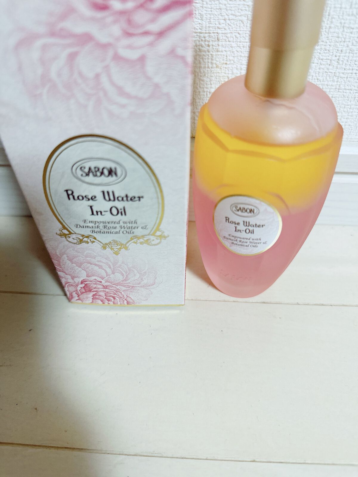 SABON ローズウォーターインオイルのクチコミ「SABON  ローズシリーズ

・ローズウォーターインオイル
ミスト状で2層になっている化粧水.....」（2枚目）