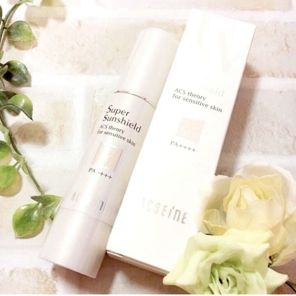 アクセーヌ
スーパーサンシールドEX

しっとりしていて伸びが良く、肌の赤みもカバーしてくれるので、化粧下地としてよく使います。

高SPFなのにパリパリしないところが良いです◎

使っている時は気づかなかったのですが、他の下地に変え