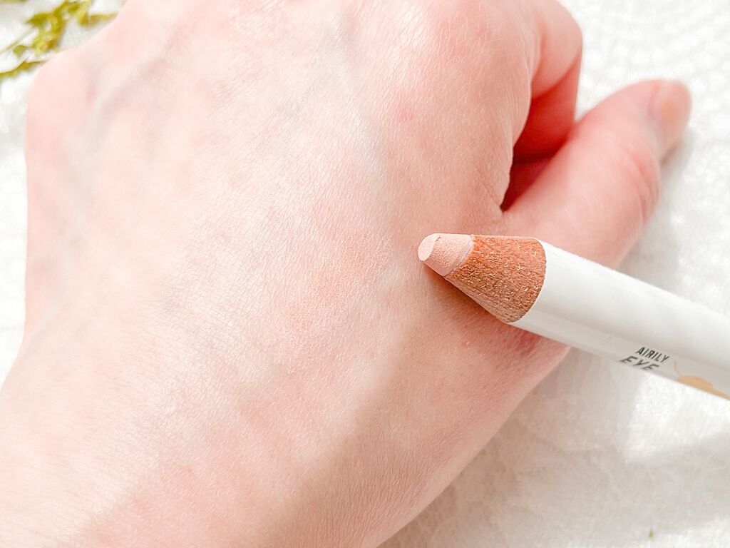 ジョイココ エアリーアイシャドウ/Joy.coco(ジョイココ)/単色アイシャドウを使ったクチコミ（3枚目）