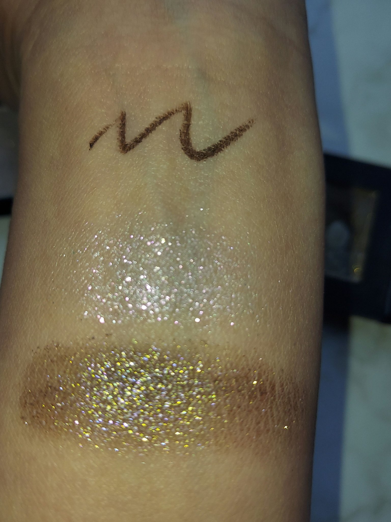 ハードワイヤードアイシャドー 5341/NARS/単色アイシャドウを使ったクチコミ（2枚目）