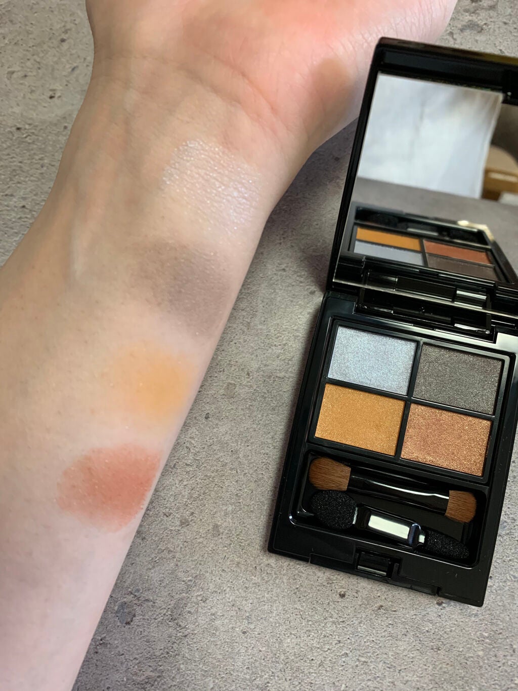 ミネラルクラッシィシャドー/エトヴォス/アイシャドウパレットを使ったクチコミ(3枚目)