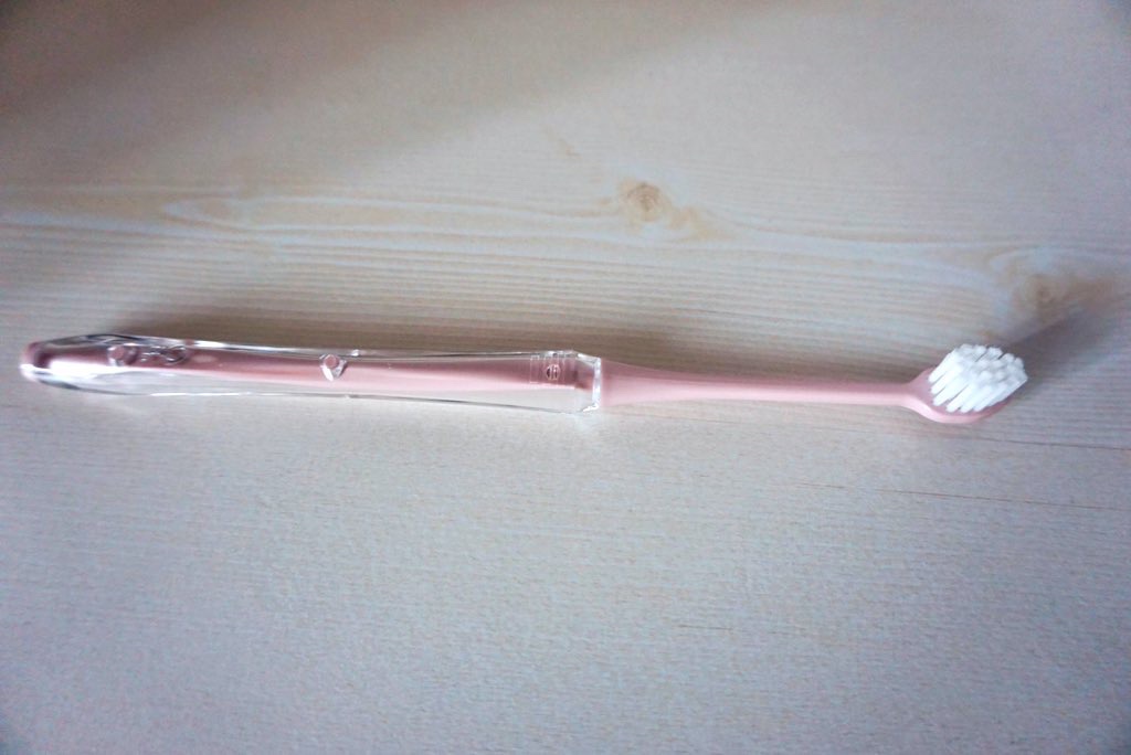 オーラツープレミアムハブラシ　なめらかフィット/オーラツー/歯ブラシを使ったクチコミ（3枚目）